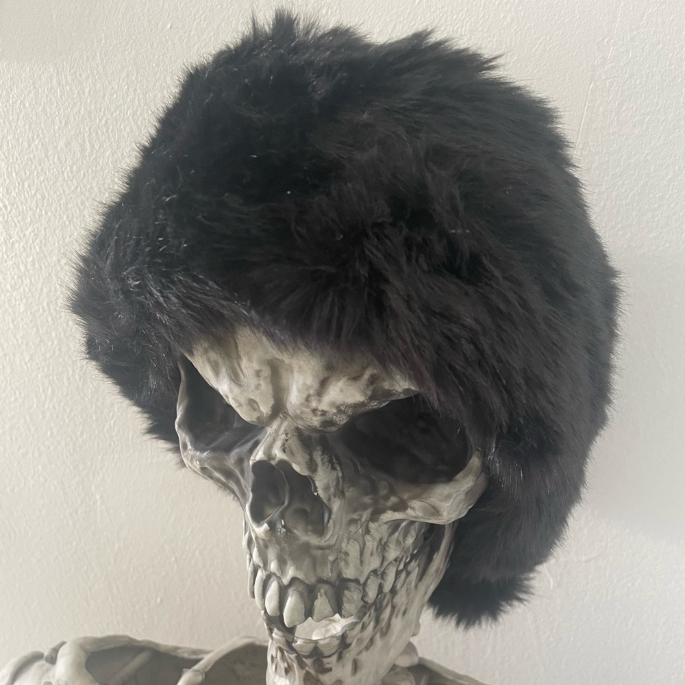 Surell Black Faux Fur Accessory